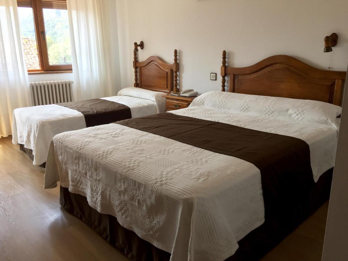 Hotel Trespalacios Панес Экстерьер фото