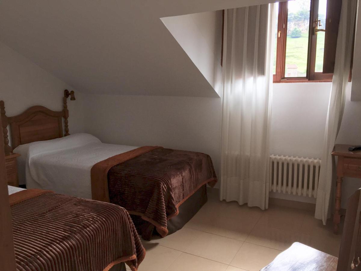 Hotel Trespalacios Панес Экстерьер фото