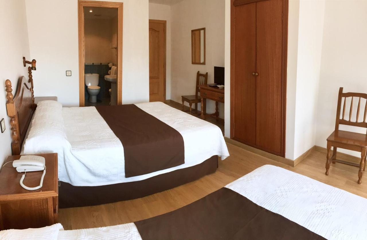 Hotel Trespalacios Панес Экстерьер фото