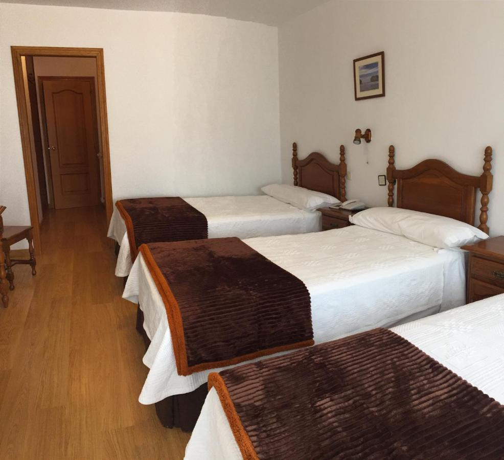 Hotel Trespalacios Панес Экстерьер фото