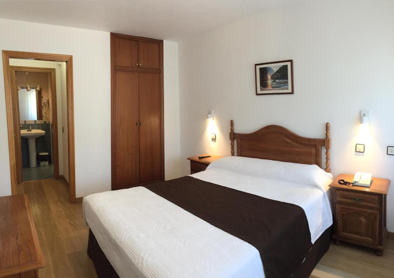 Hotel Trespalacios Панес Экстерьер фото