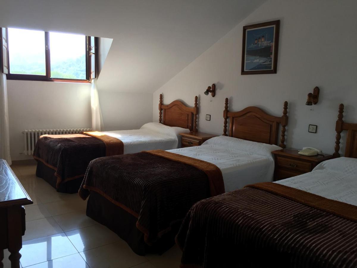 Hotel Trespalacios Панес Экстерьер фото