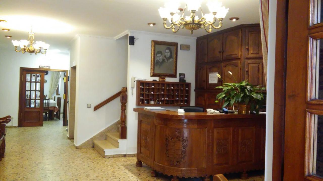 Hotel Trespalacios Панес Экстерьер фото